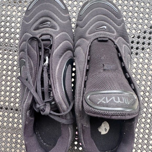 AirMax in a size 9.5 - Picture 2 of 7